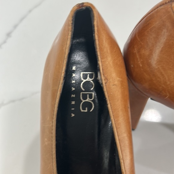 BCBG MaxAzria square toe heels size 7 - Picture 6 of 8